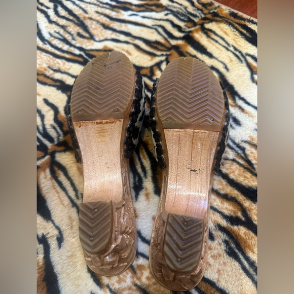 Leopard Print Carved Wooden tiki Wedges - Picture 13 of 15